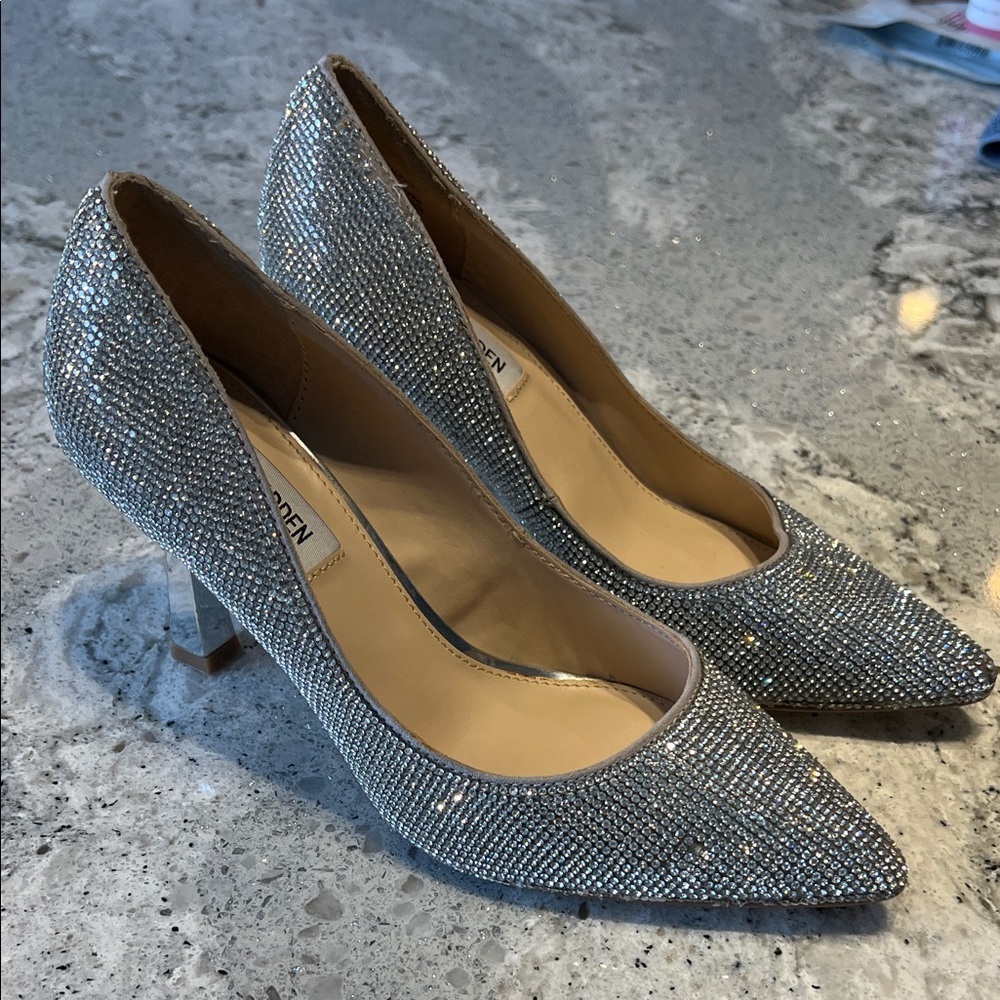 Steve Madden Glittering Silver Heels Size 6 - Picture 3 of 14